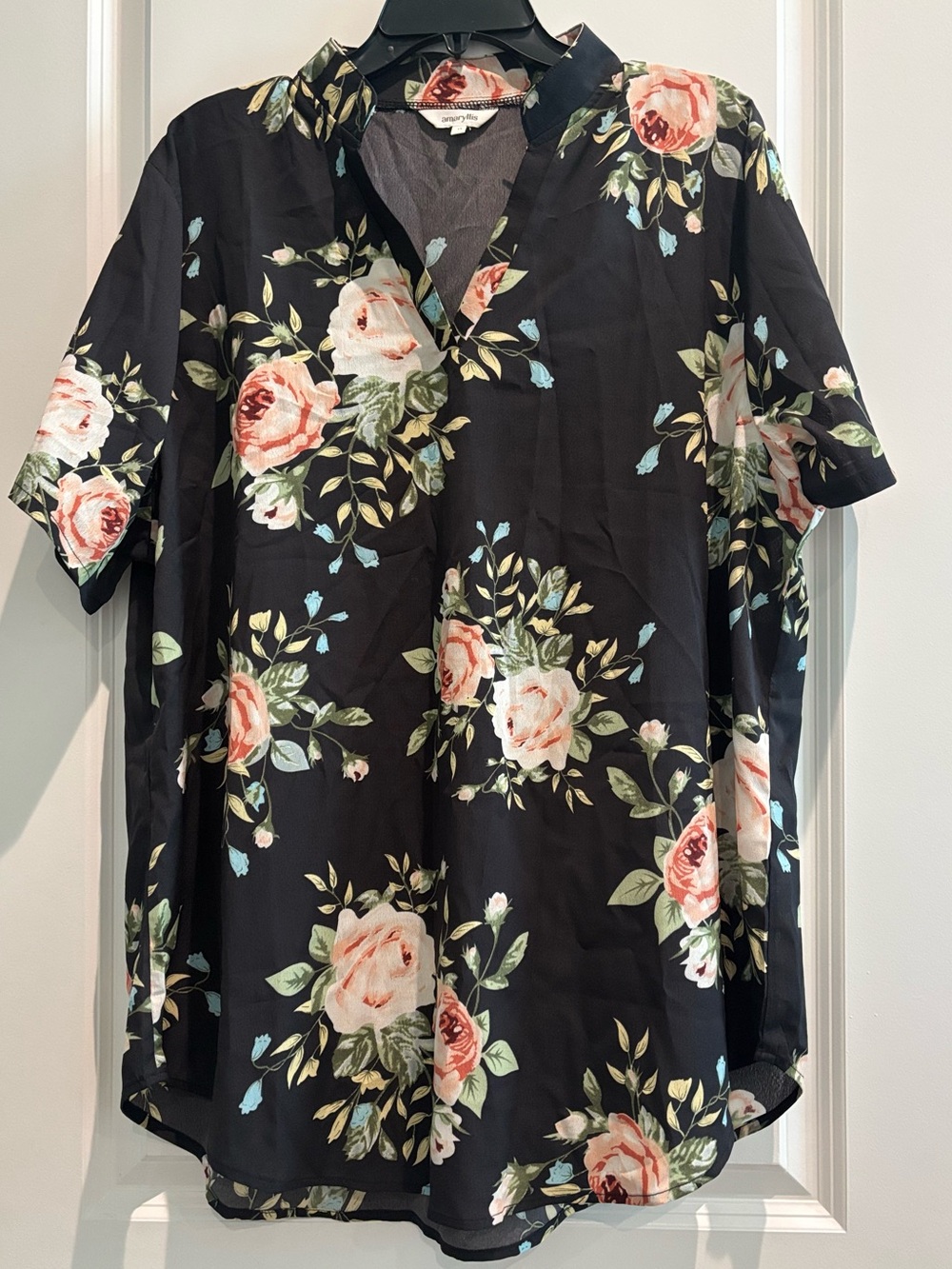 Amaryllis 1X Black Floral Tunic Blouse V Neck Plus Size New Boutique Blouse